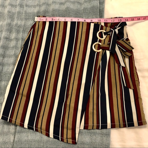 Mini Skirt - Picture 4 of 6